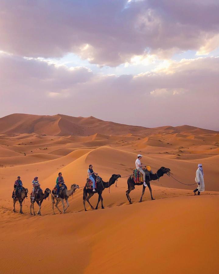 Merzouga Traditional Tents With Heating Hotel Екстериор снимка